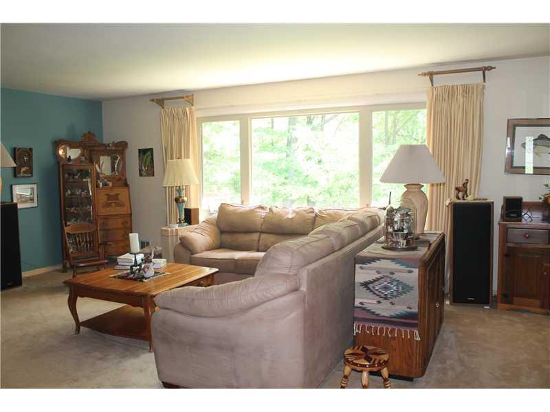 10195 Grubbs Road Wexford, PA 15090 - Photo 4 of 23 Living Room.