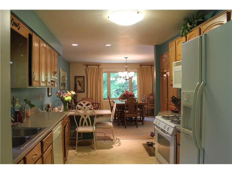 10195 Grubbs Road Wexford, PA 15090 - Photo 6 of 23 Kitchen.