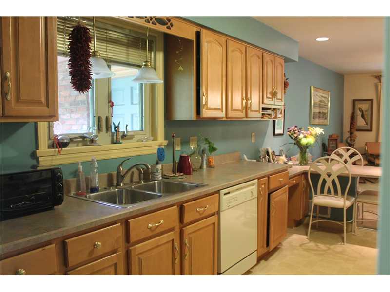 10195 Grubbs Road Wexford, PA 15090 - Photo 7 of 23 Kitchen.