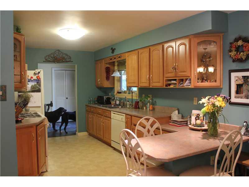 10195 Grubbs Road Wexford, PA 15090 - Photo 9 of 23 Kitchen.
