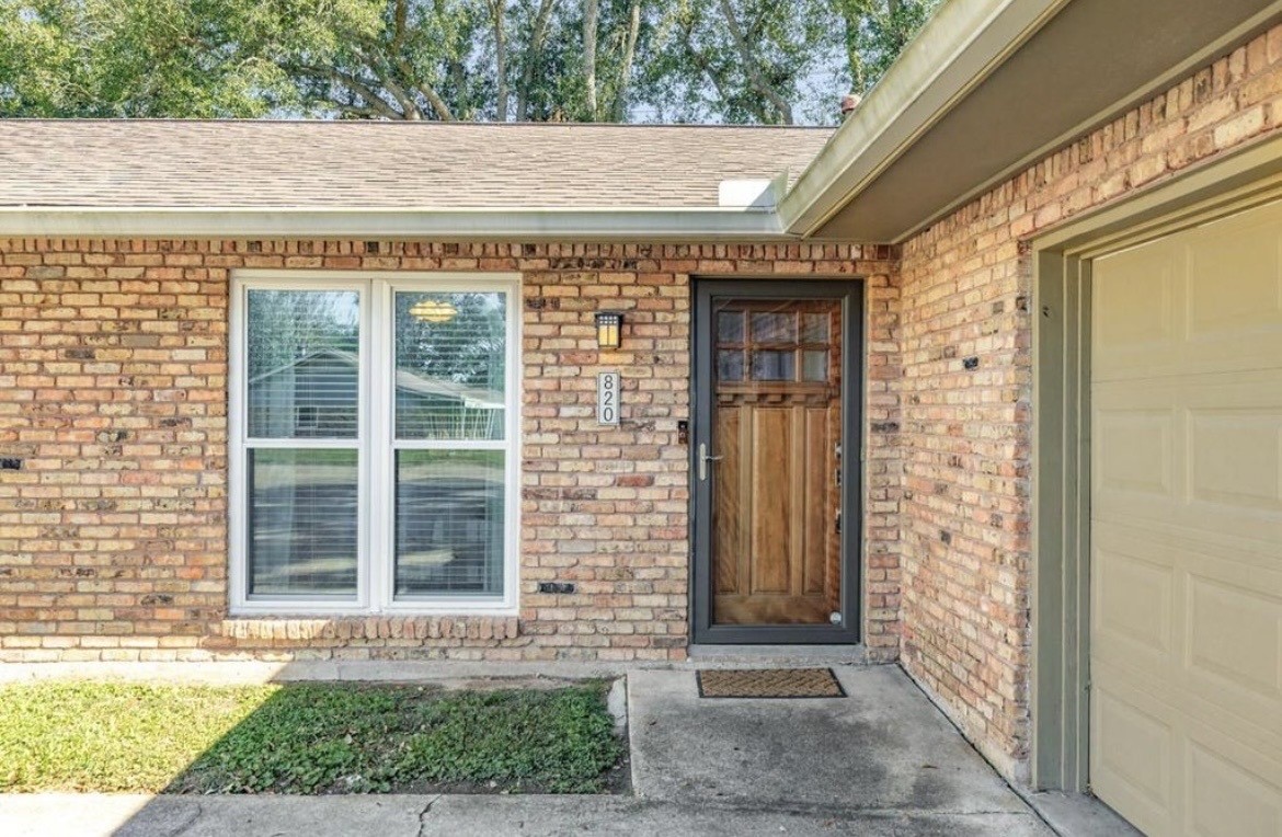 820 Perry Street Angleton, TX 77515 - Photo 4 of 26 a front view of a house