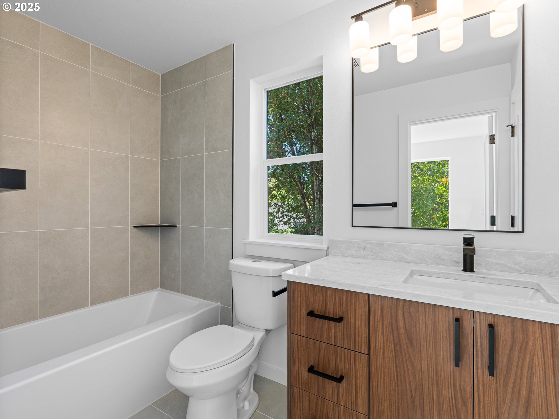 5305 Southeast Malden Street, Unit 2 Portland, OR 97206 - Photo 15 of 17