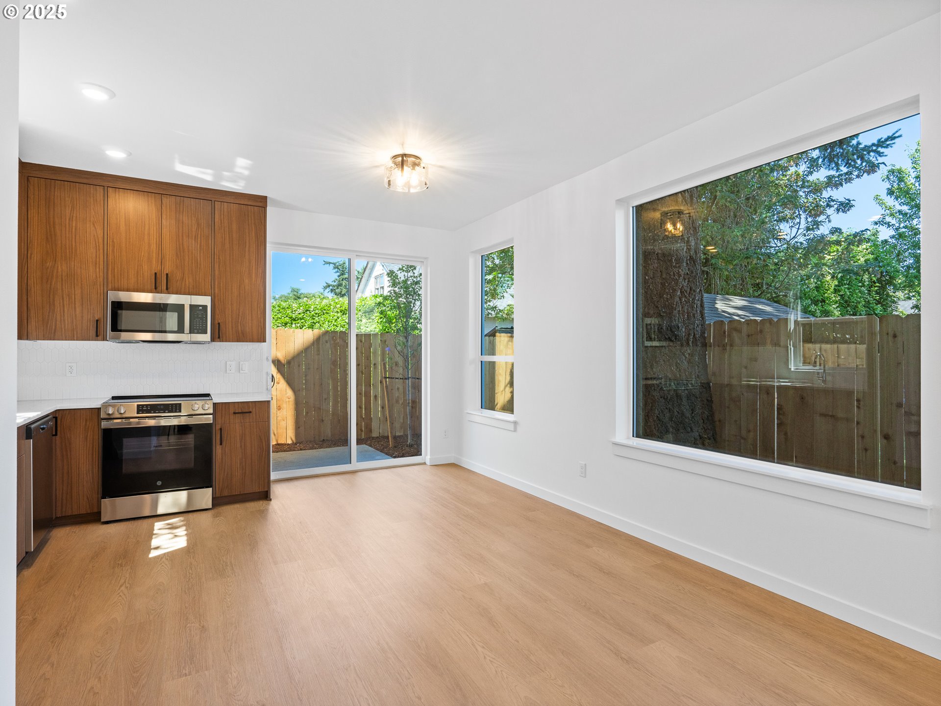 5305 Southeast Malden Street, Unit 2 Portland, OR 97206 - Photo 3 of 17