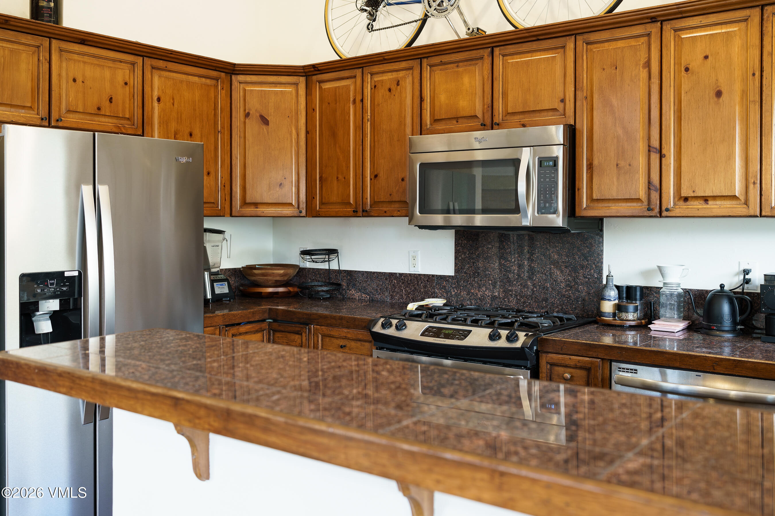 2782 Kinnickinnick Road, Unit 9B Vail, CO 81657 - Photo 5 of 30 2782B_Kinnikinnick_Road_024 copy