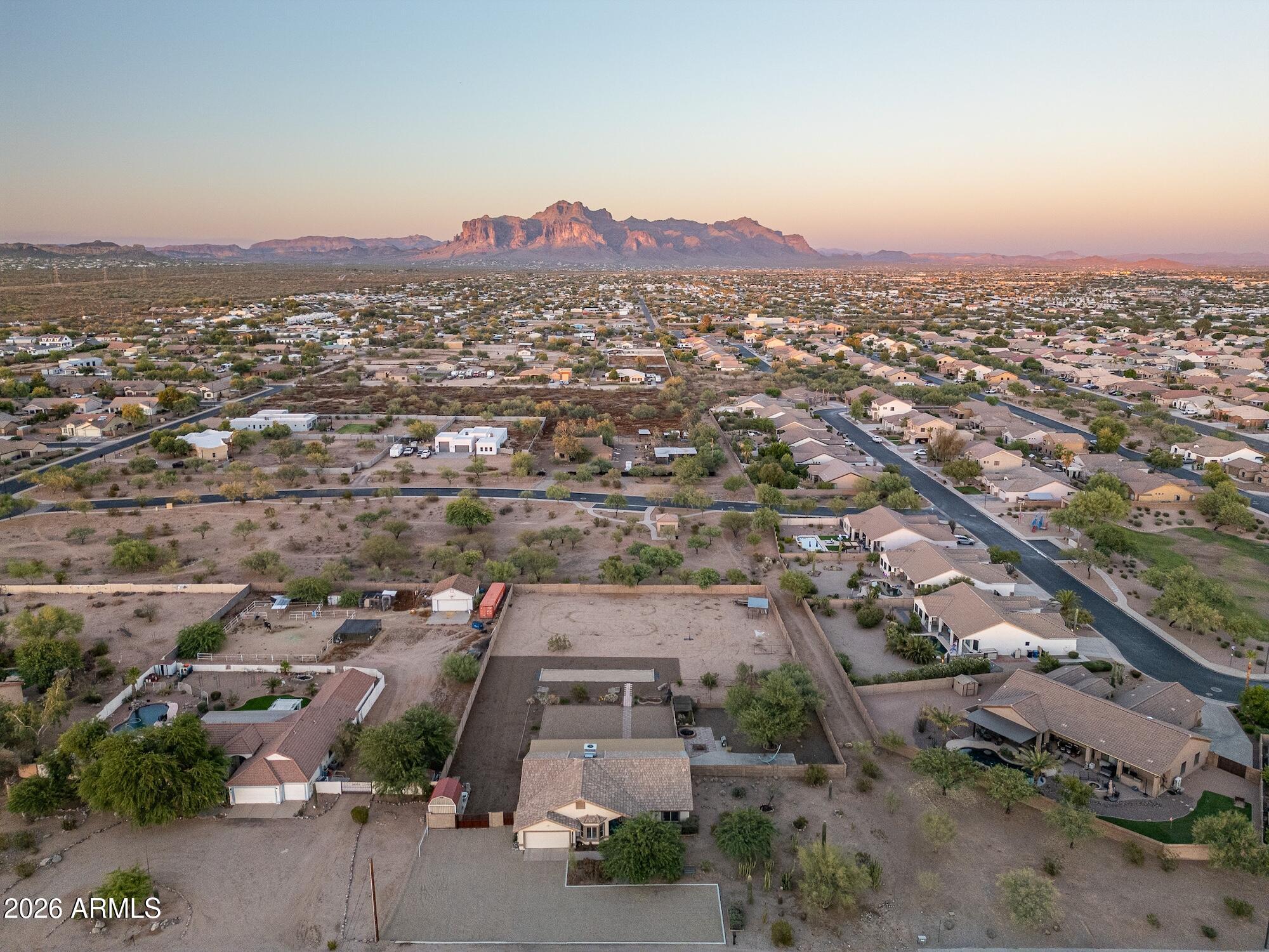 907 North Mountain Road Mesa, AZ 85207 - Photo 40 of 44