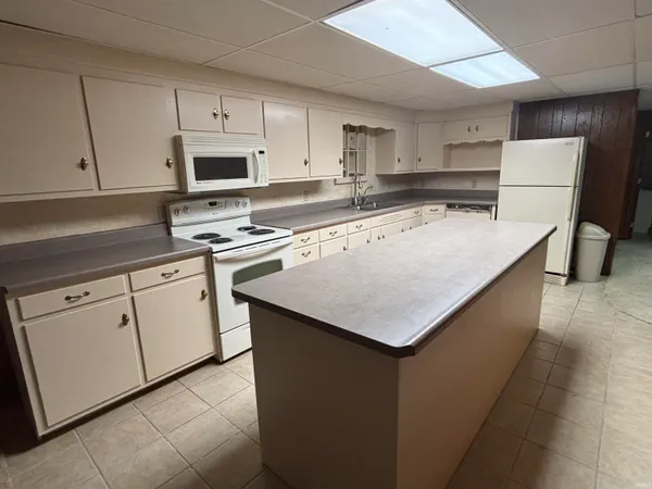 $445,000 | 4162 Highway 124, Bluffton, IN 46714
