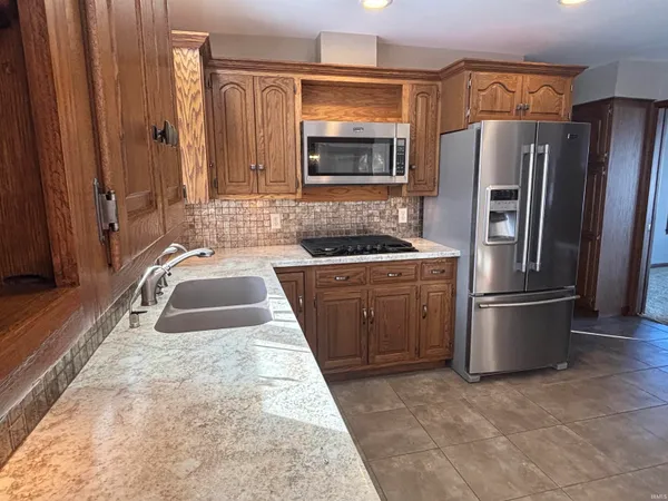 $445,000 | 4162 Highway 124, Bluffton, IN 46714