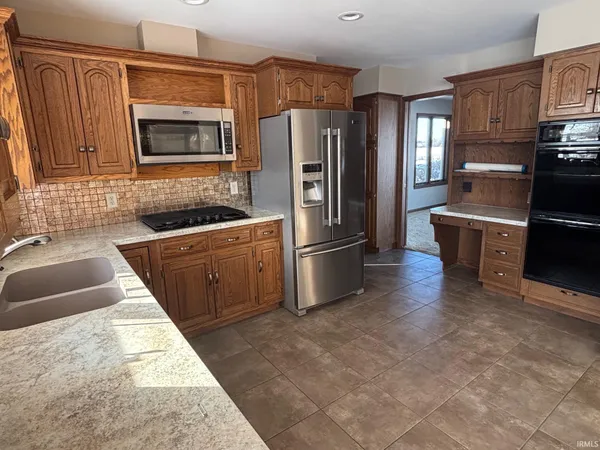 $445,000 | 4162 Highway 124, Bluffton, IN 46714