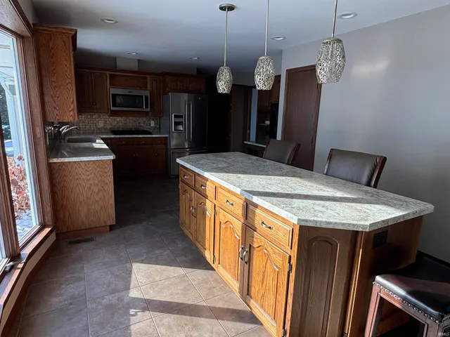 $495,000 | 4162 Highway 124, Bluffton, IN 46714