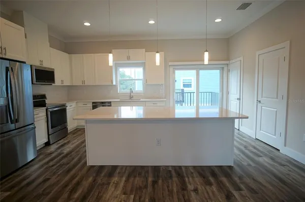 $4,250 | 3124 West Azeele Street, Unit 4, Tampa, FL 33609