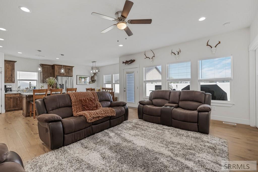 171 Dakota Avenue Rigby, ID 83442 - Photo 7 of 35 Lots of Windows