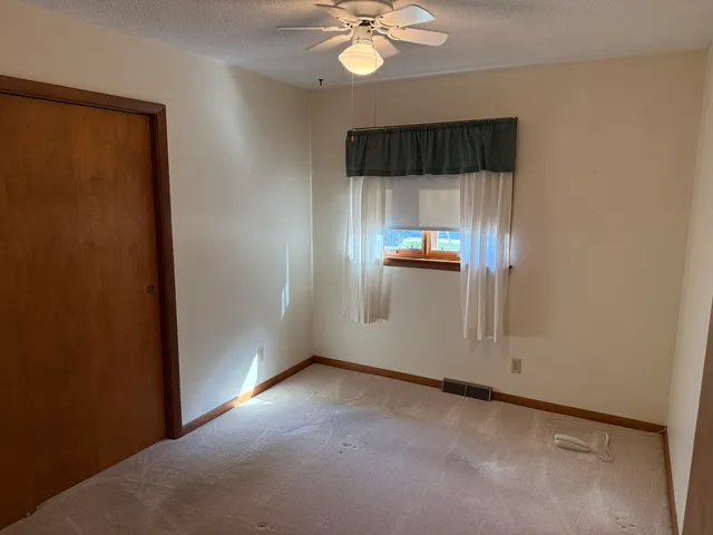 $284,900 | 5514 South Forester Drive, Rochelle, IL 61068