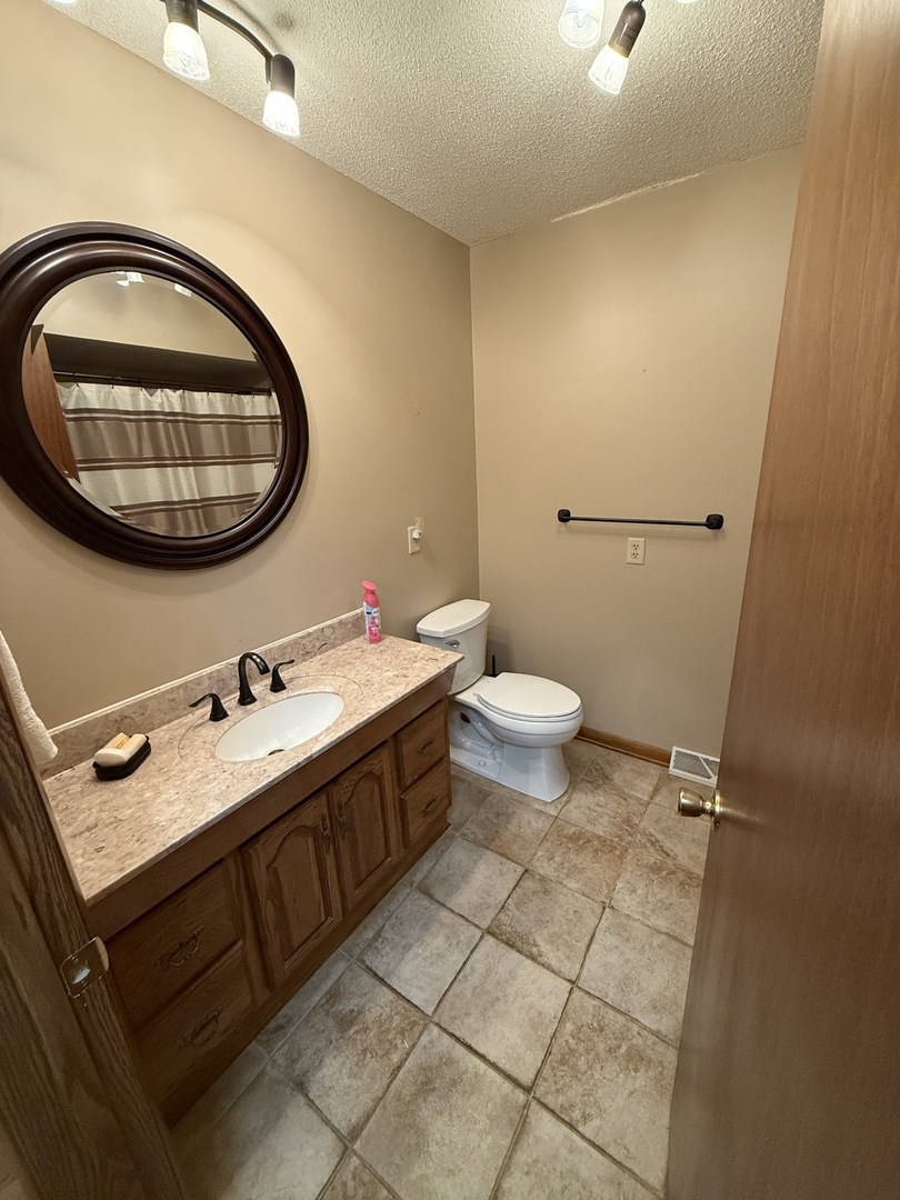 5514 South Forester Drive Rochelle, IL 61068 - Photo 9 of 25