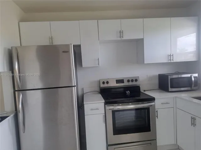 $1,850 | 8225 Sunrise Lakes Boulevard, Unit 309, Sunrise, FL 33322