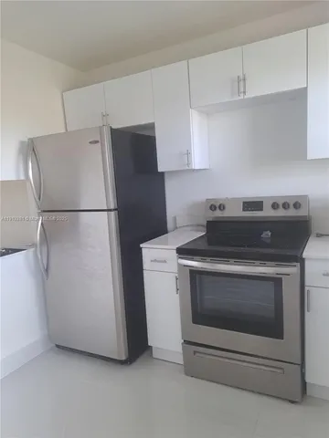 $1,850 | 8225 Sunrise Lakes Boulevard, Unit 309, Sunrise, FL 33322