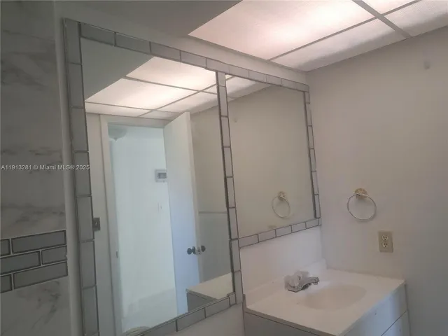 $1,850 | 8225 Sunrise Lakes Boulevard, Unit 309, Sunrise, FL 33322