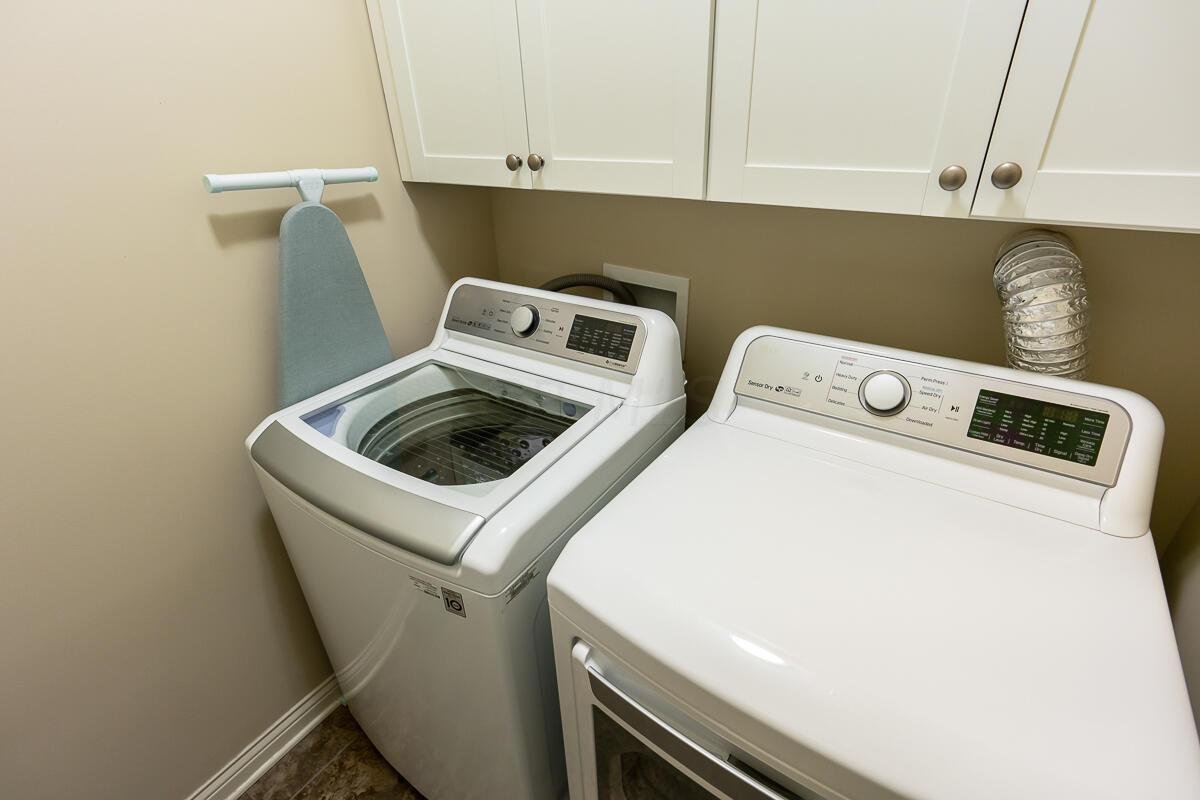 3975 Trail Ridge Drive Columbus, OH 43228 - Photo 15 of 37 First Floor Laundry