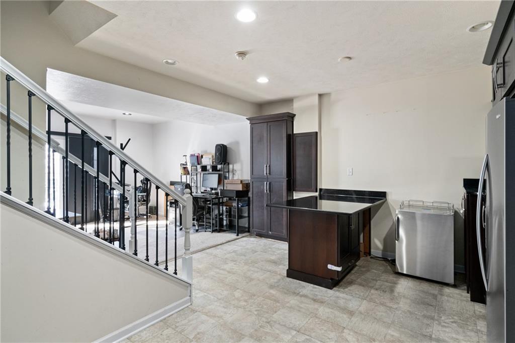 224 Foxwood Road Coraopolis, PA 15108 - Photo 23 of 34