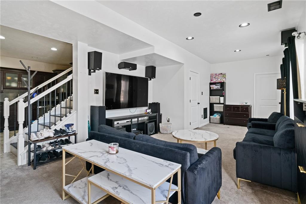 224 Foxwood Road Coraopolis, PA 15108 - Photo 24 of 34