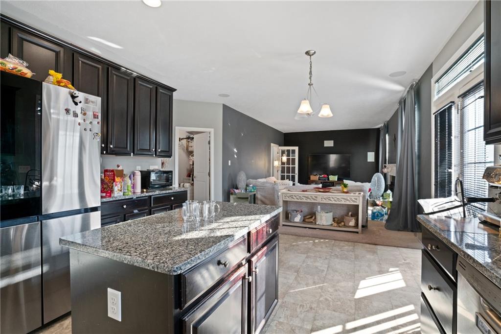 224 Foxwood Road Coraopolis, PA 15108 - Photo 7 of 34