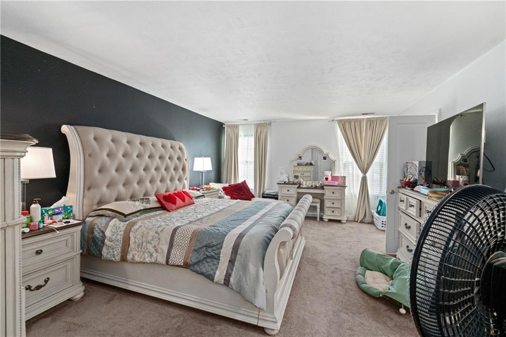 224 Foxwood Road Coraopolis, PA 15108 - Photo 9 of 34