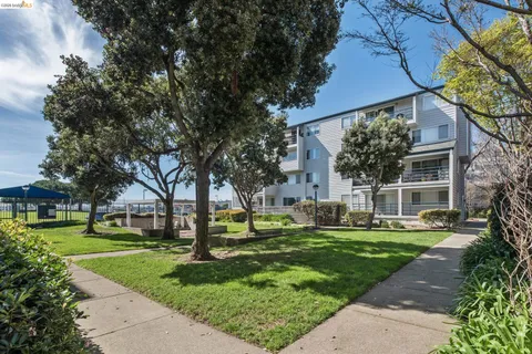 $329,000 | 1203 Melville Square, Unit 216, Richmond, CA 94804