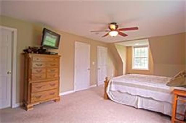 54 McIntyre Road Oxford, MA 01537 - Photo 11 of 21 Gallery Image 11