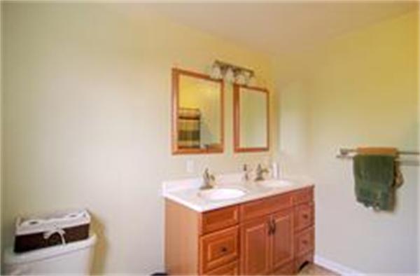 54 McIntyre Road Oxford, MA 01537 - Photo 8 of 21 Gallery Image 8
