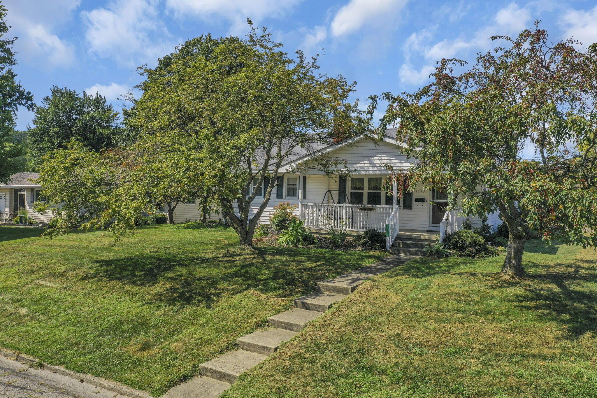 1349 Wetsell Avenue Lancaster, OH 43130 - Photo 5 of 66 5-web-or-mls-DJI_0786