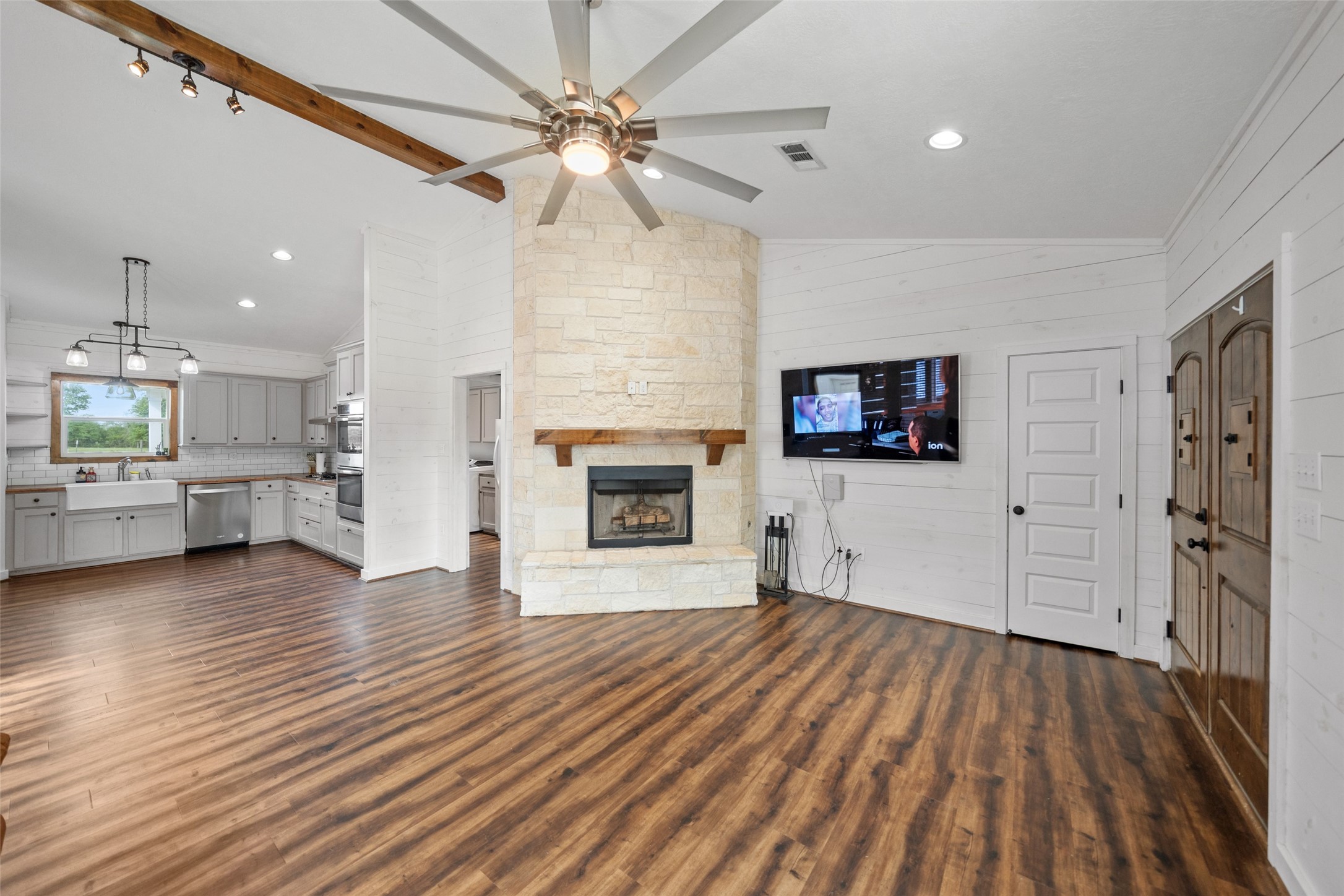 1121 Pelican Road Shepherd, TX 77371 - Photo 8 of 34