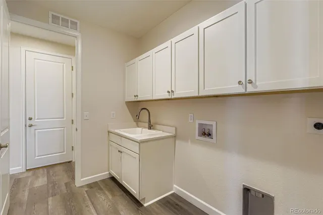 $749,999 | 7287 South White Crow Way, Aurora, CO 80016