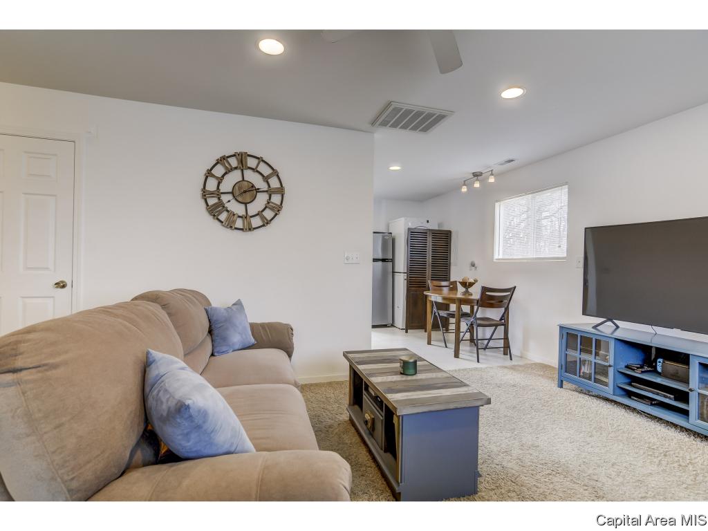 3345 Buckner Street Springfield, IL 62703 - Photo 5 of 32