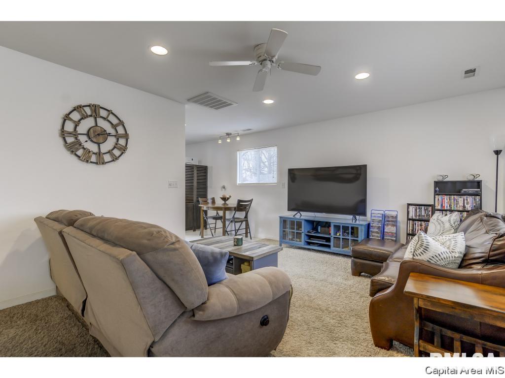 3345 Buckner Street Springfield, IL 62703 - Photo 7 of 32