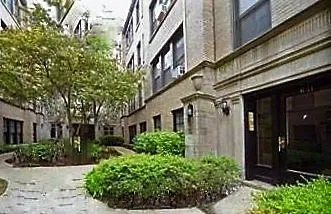 $2,195 | 631 West Roscoe Street, Unit C3, Chicago, IL 60657
