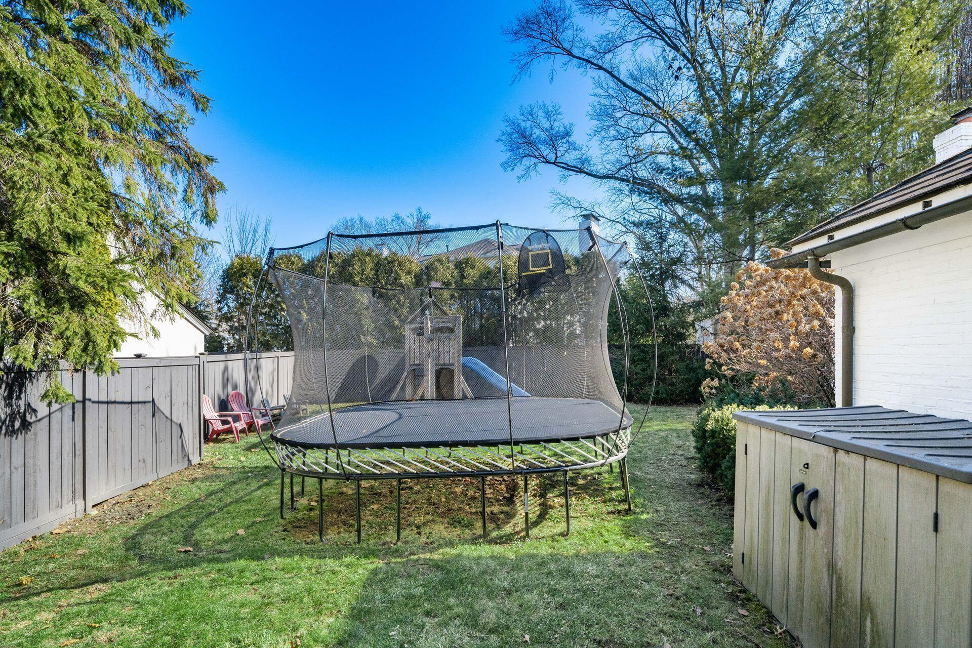 250 Ashbourne Road Bexley, OH 43209 - Photo 57 of 73 Yard Space