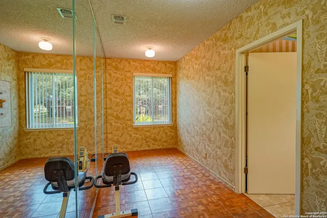 $499,000 | 6303 Lakewood Park, Windcrest, TX 78239