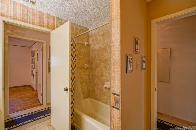 $499,000 | 6303 Lakewood Park, Windcrest, TX 78239