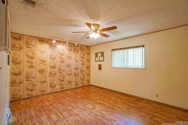 $499,000 | 6303 Lakewood Park, Windcrest, TX 78239