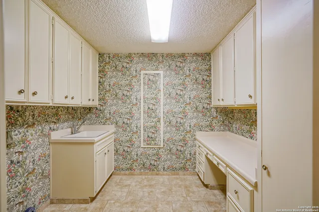 $499,000 | 6303 Lakewood Park, Windcrest, TX 78239