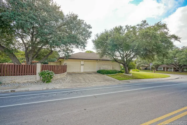 $499,000 | 6303 Lakewood Park, Windcrest, TX 78239