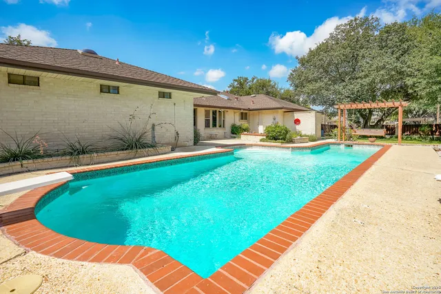 $499,000 | 6303 Lakewood Park, Windcrest, TX 78239