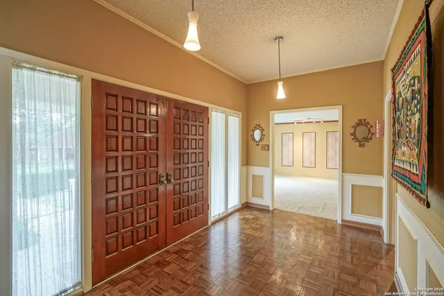 $499,000 | 6303 Lakewood Park, Windcrest, TX 78239