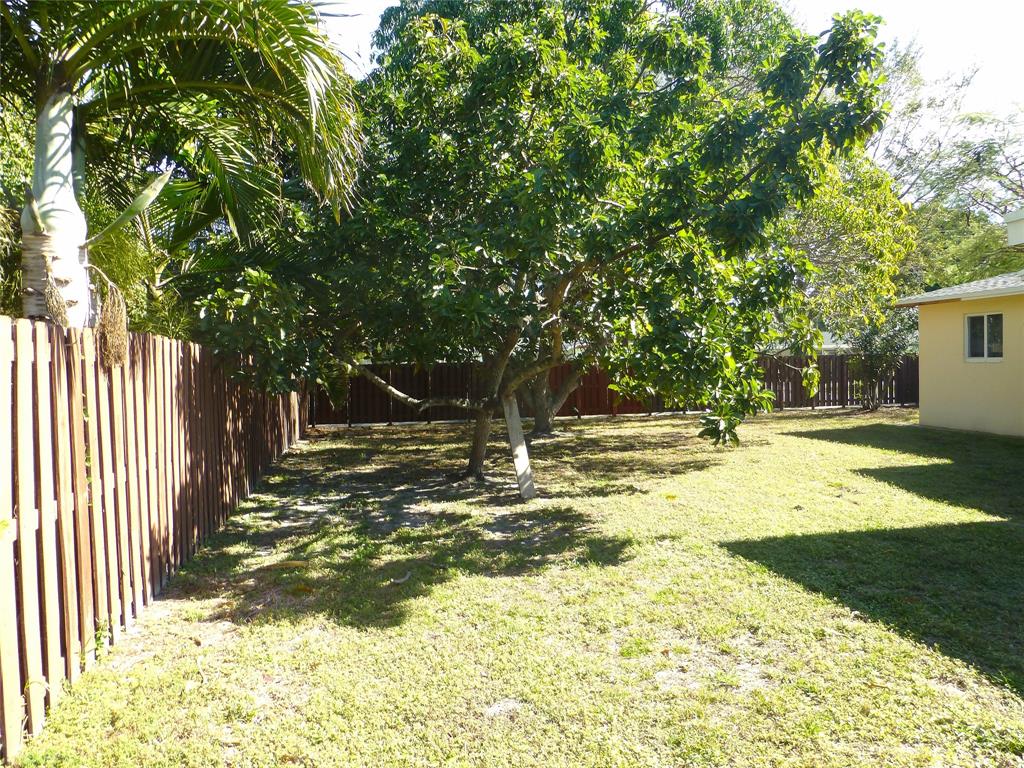 9401 Southwest 53rd Street Cooper City, FL 33328 - Photo 14 of 17 Backyard
