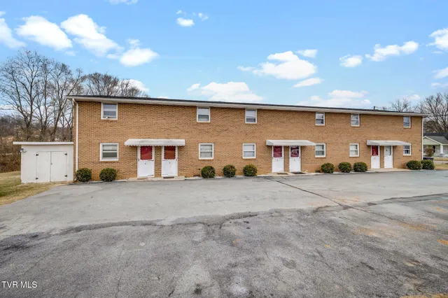 $425,000 | 2008 Bloomingdale Road, Unit 46, Kingsport, TN 37660
