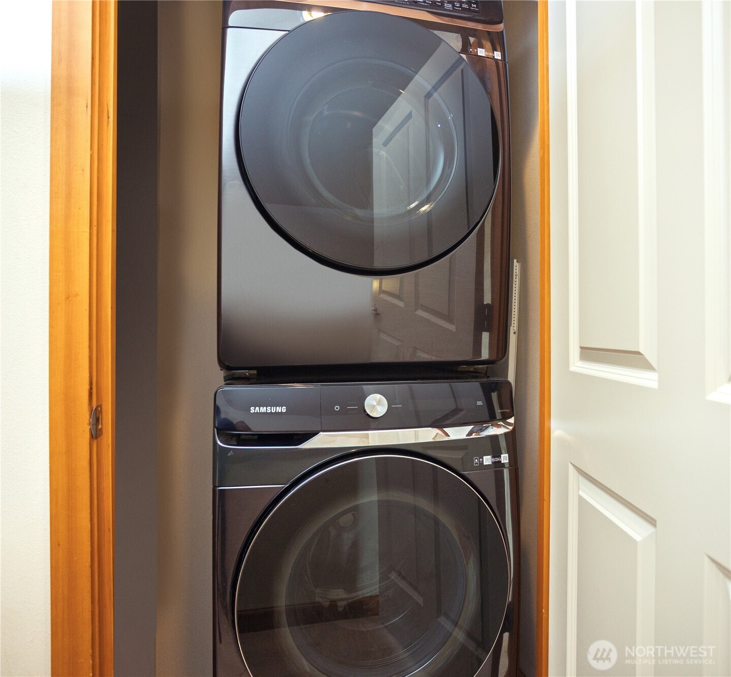 3314 Wetmore Avenue South, Unit B Seattle, WA 98144 - Photo 24 of 28 a utility room with dryer and washer