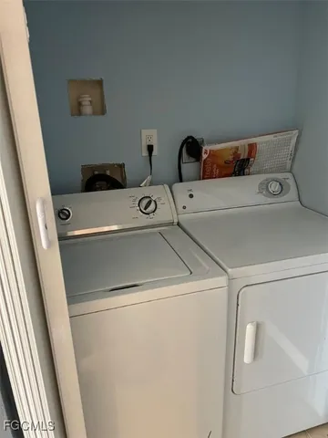 $1,800 | 128 Eucalyptus Court, Unit B, Fort Myers Beach, FL 33931