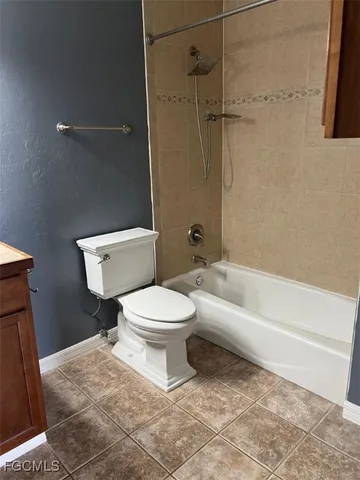 $1,800 | 128 Eucalyptus Court, Unit B, Fort Myers Beach, FL 33931