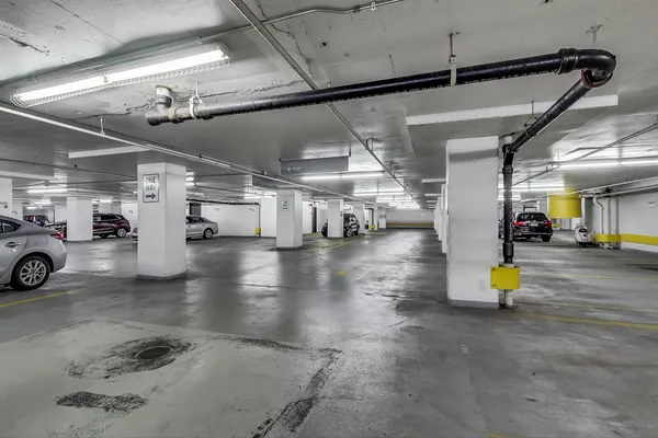 a view of a parking area