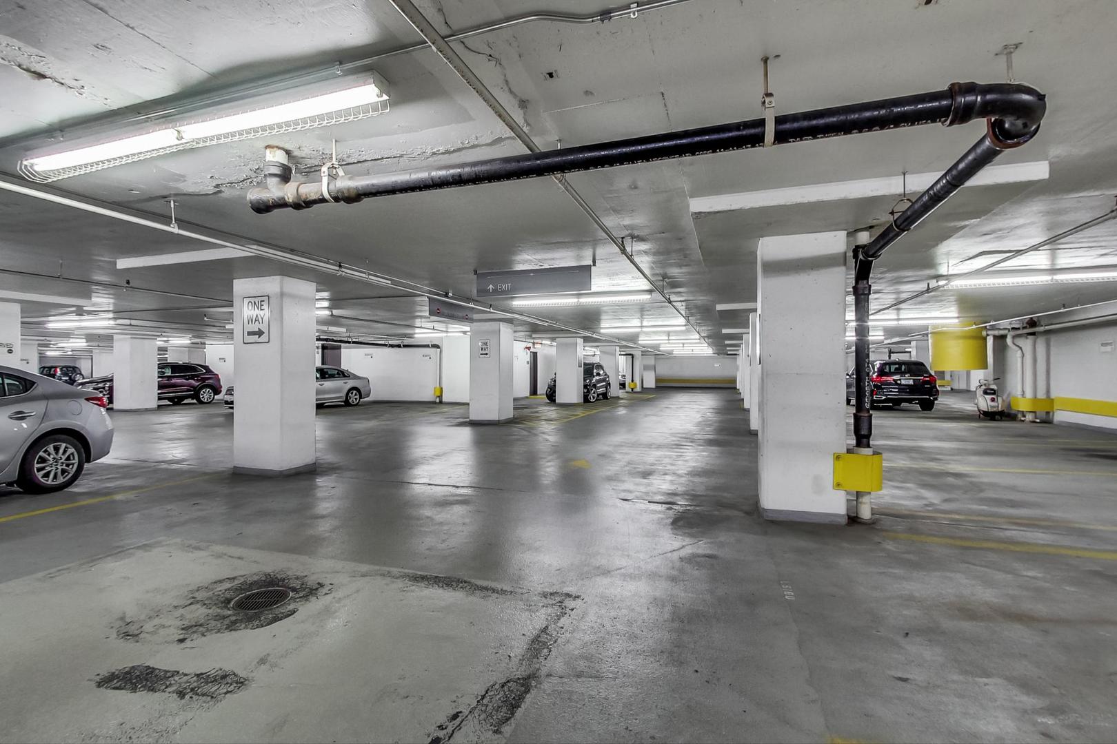 360 East Randolph Street, Unit 2304 Chicago, IL 60601 - Photo 30 of 32