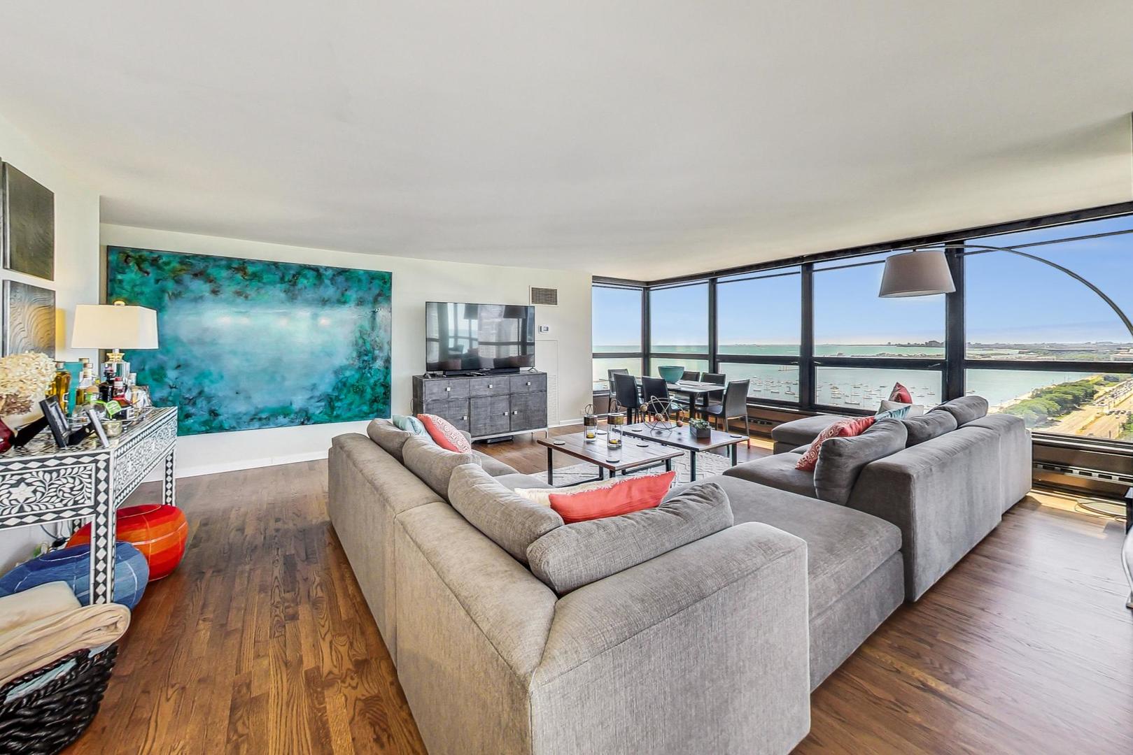 360 East Randolph Street, Unit 2304 Chicago, IL 60601 - Photo 4 of 32